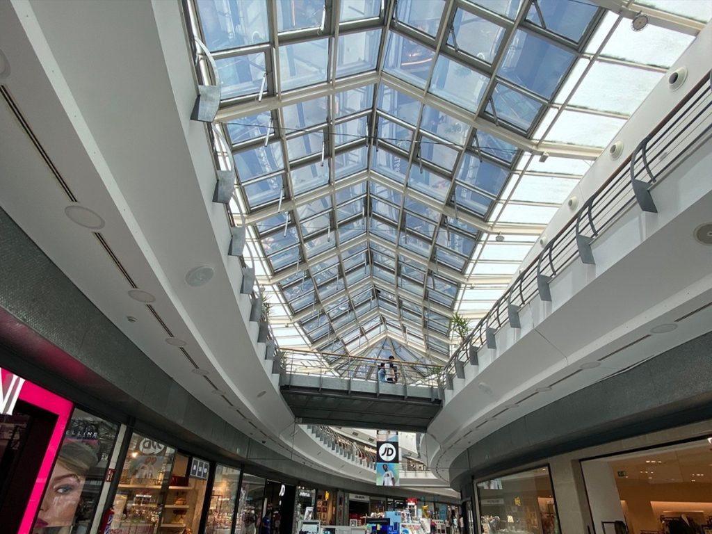 Ventanas con protección solar en Airesur